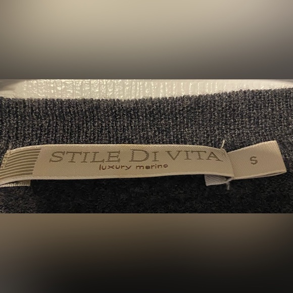 Stile Di Vita Merino Wool V Neck Sweater Size Small - Picture 3 of 4